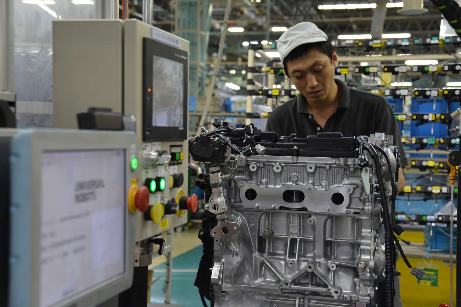 優(yōu)傲機(jī)器人助力日本汽車工廠自動(dòng)化